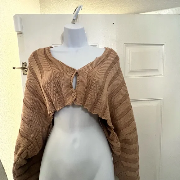 ❌SOLD❌ Cropped cardigan - Picture 8 of 9